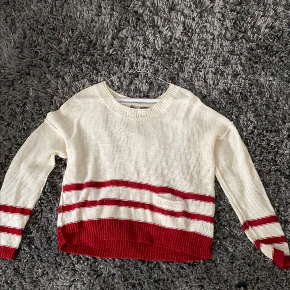 Red and white striped knitted long sleeve